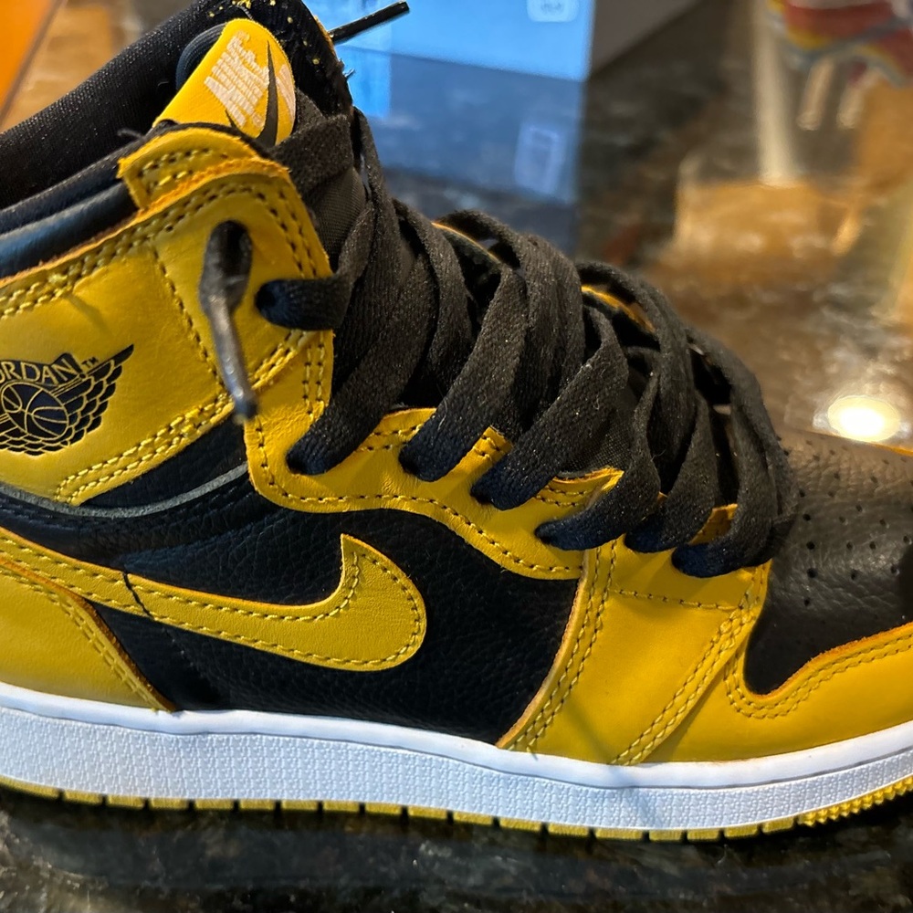 Jordan 1 Retro OG Pollen Y5